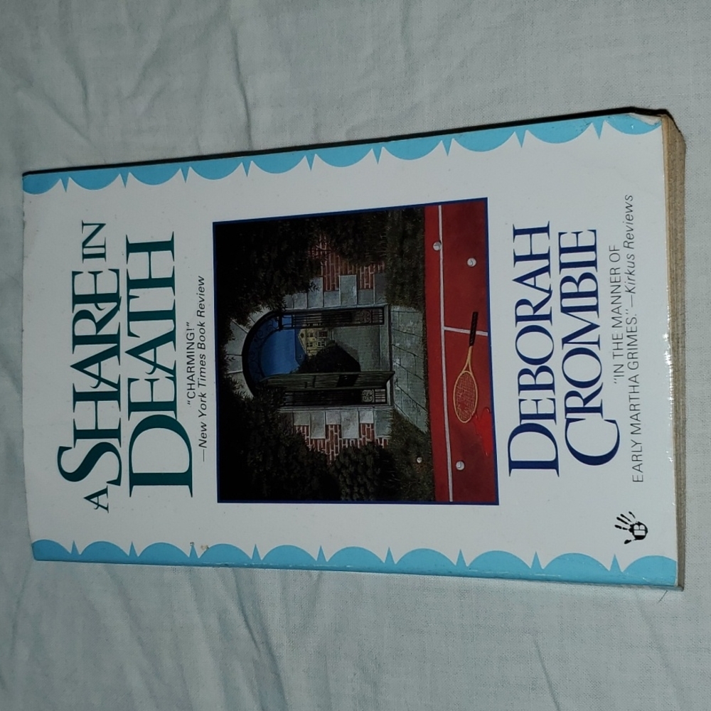 FREE w/bundle or 3/$5 📚 "A Share in Death" Murder mystery by Deborah Crombie - Picture 1 of 4